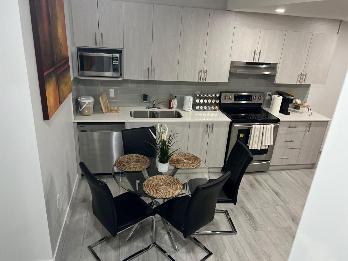 Beautiful 2 Bedroom Home Away From Home Calgary Ngoại thất bức ảnh