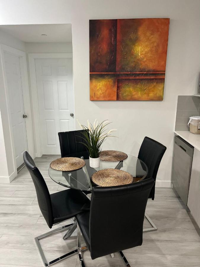 Beautiful 2 Bedroom Home Away From Home Calgary Ngoại thất bức ảnh