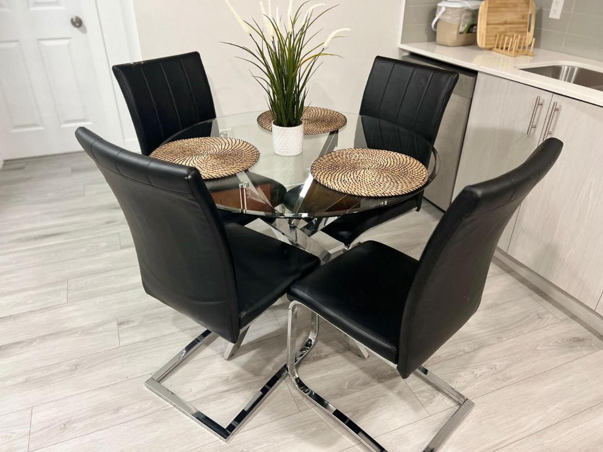 Beautiful 2 Bedroom Home Away From Home Calgary Ngoại thất bức ảnh