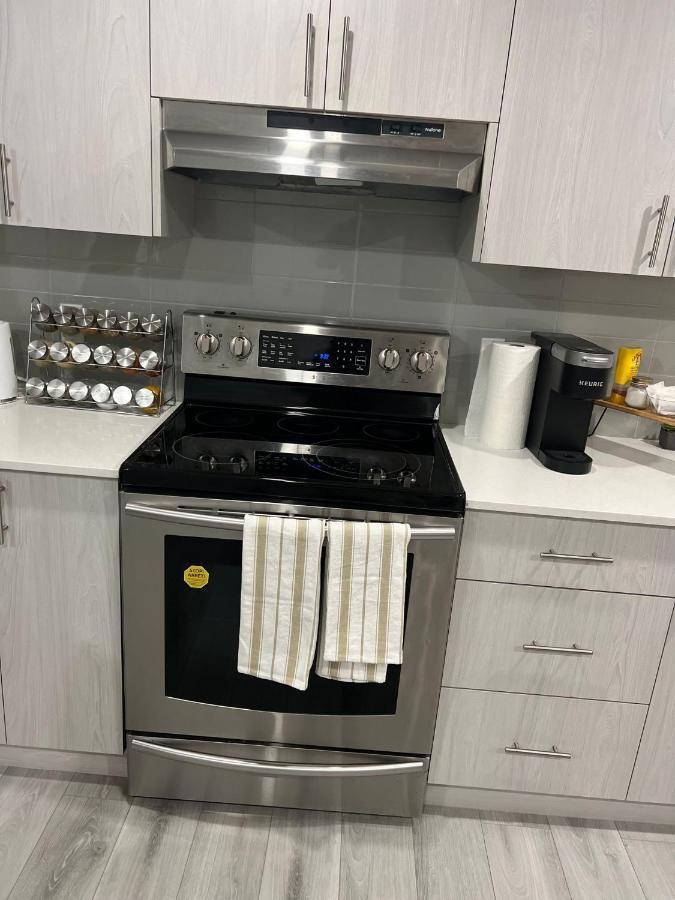 Beautiful 2 Bedroom Home Away From Home Calgary Ngoại thất bức ảnh